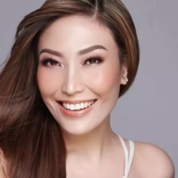 9 Potret desain interior rumah baru Ayu Dewi, elegan bernuansa putih