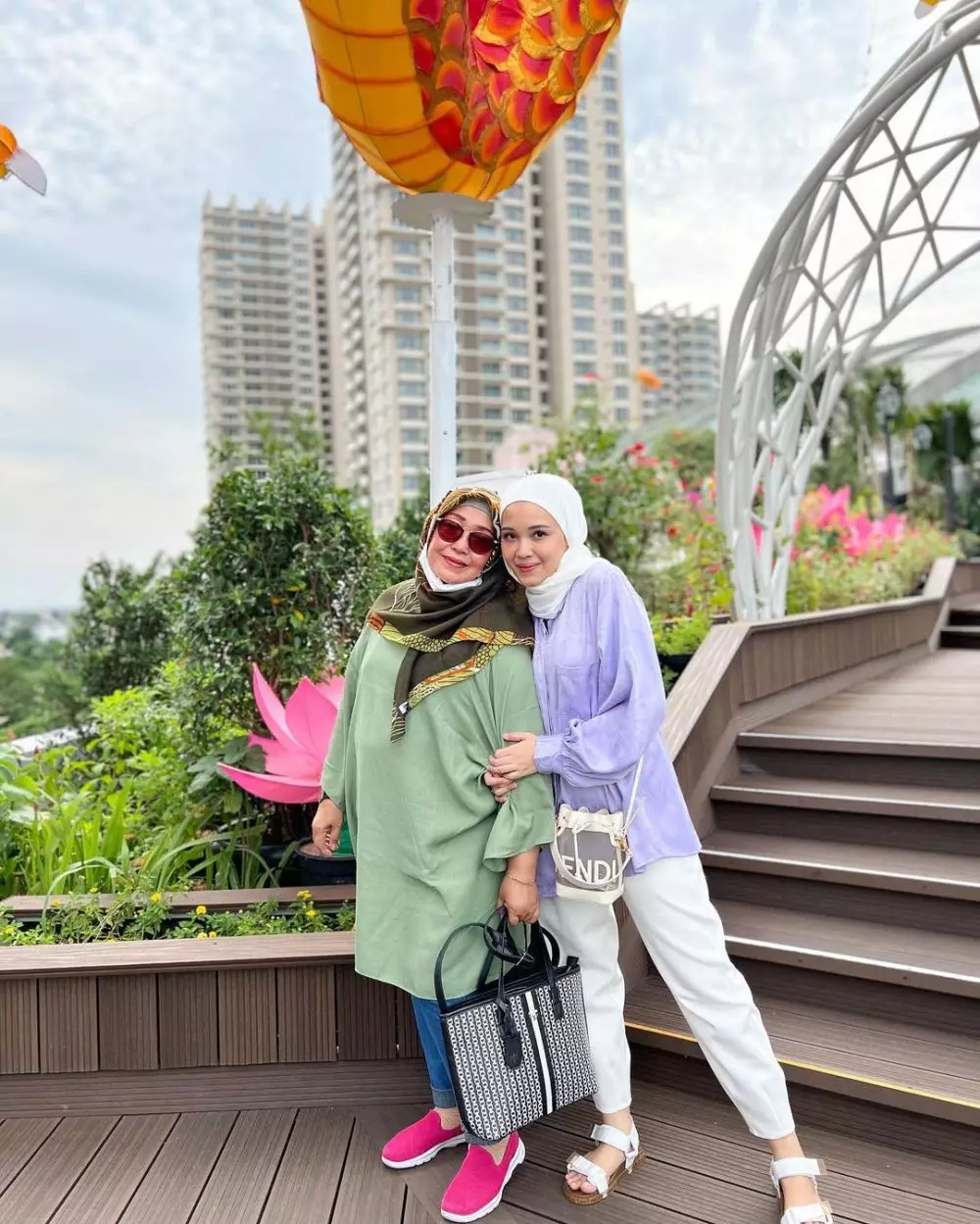 Potret istri Babe Cabita yang mantap berhijab Instagram © 2022 brilio.net