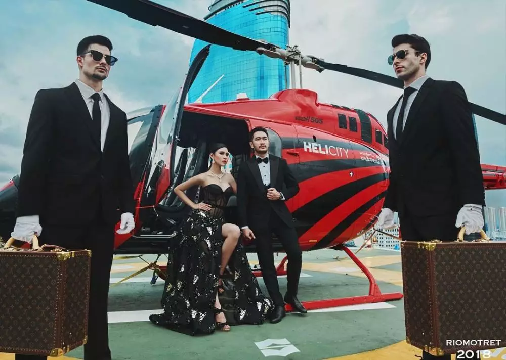 Gaya prewedding adik seleb © Instagram