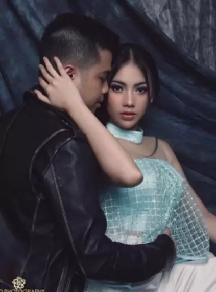 Gaya prewedding adik seleb © Instagram