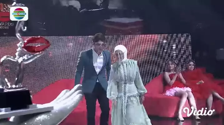 potret lesty di penghargaan kiss awards 2022 © berbagai sumber potret lesty di penghargaan kiss awards 2022 © berbagai sumber