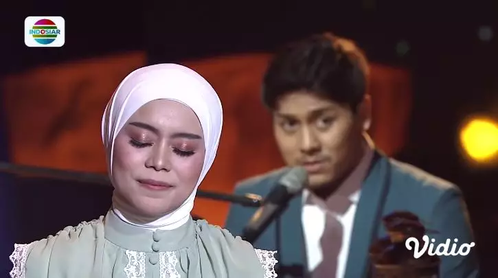 potret lesty di penghargaan kiss awards 2022 © berbagai sumber potret lesty di penghargaan kiss awards 2022 © berbagai sumber