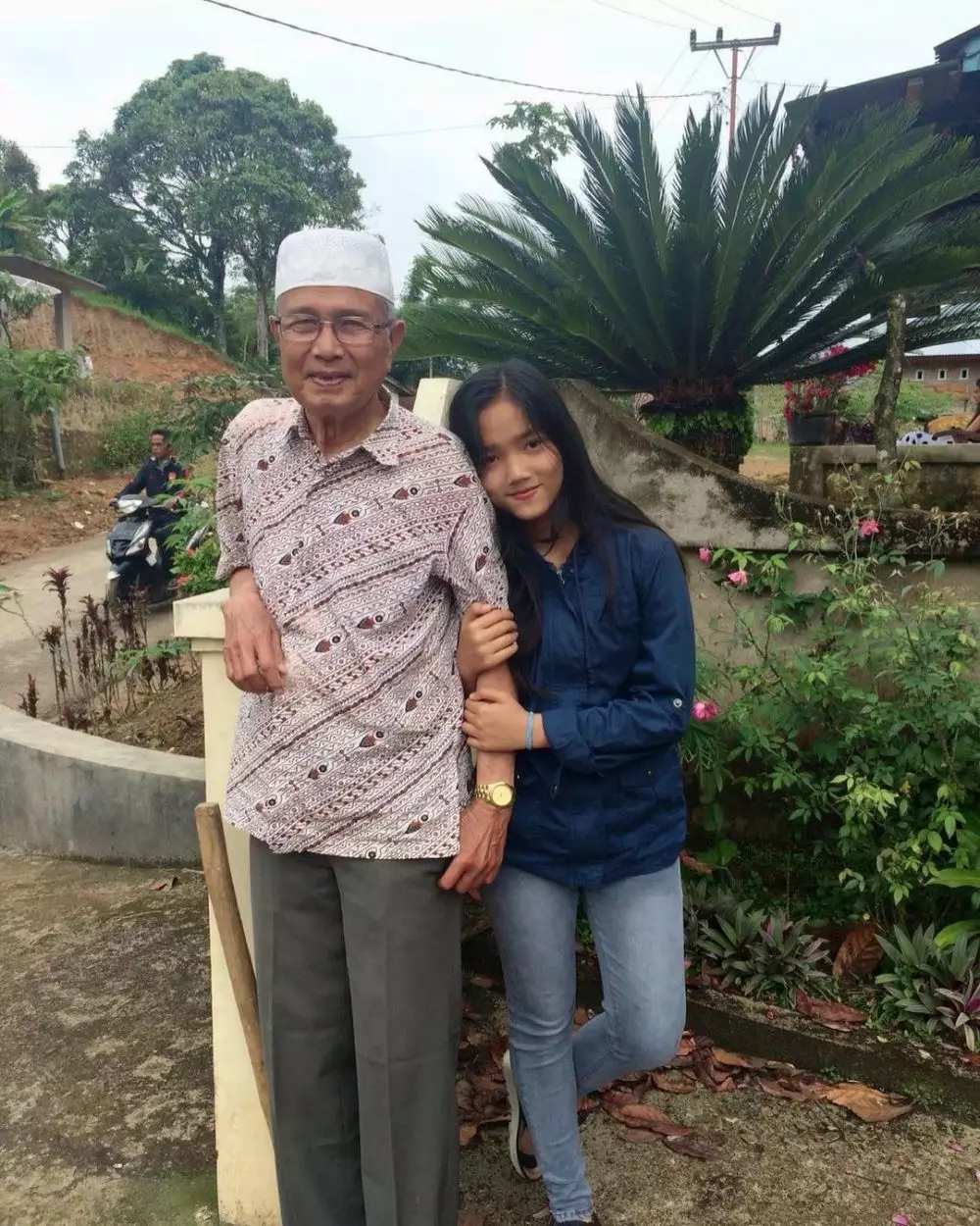 Fuji dan kakek © Instagram Fuji dan kakek © Instagram