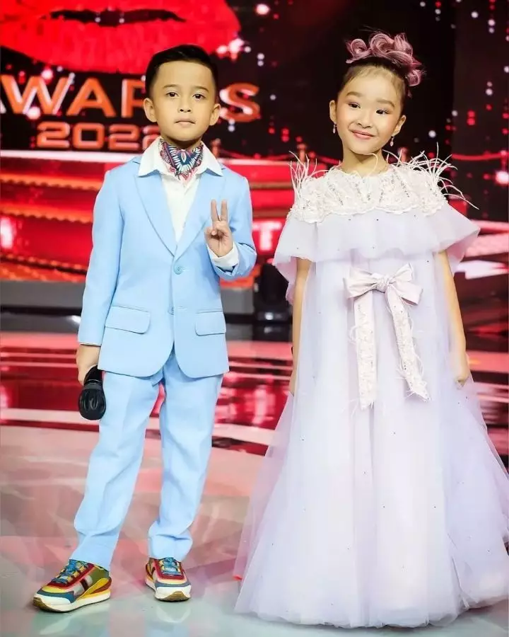 Arsy, Thalia, Djalu Hakim nyanyi Berbagai sumber