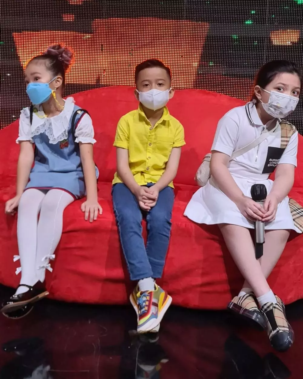 Arsy, Thalia, Djalu Hakim nyanyi Berbagai sumber