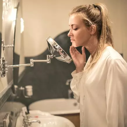 9 Cara menghilangkan bekas luka herpes di wajah secara alami