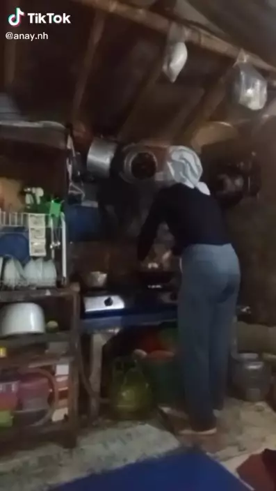 rumah gubuk kamar estetik © TikTok rumah gubuk kamar estetik © TikTok