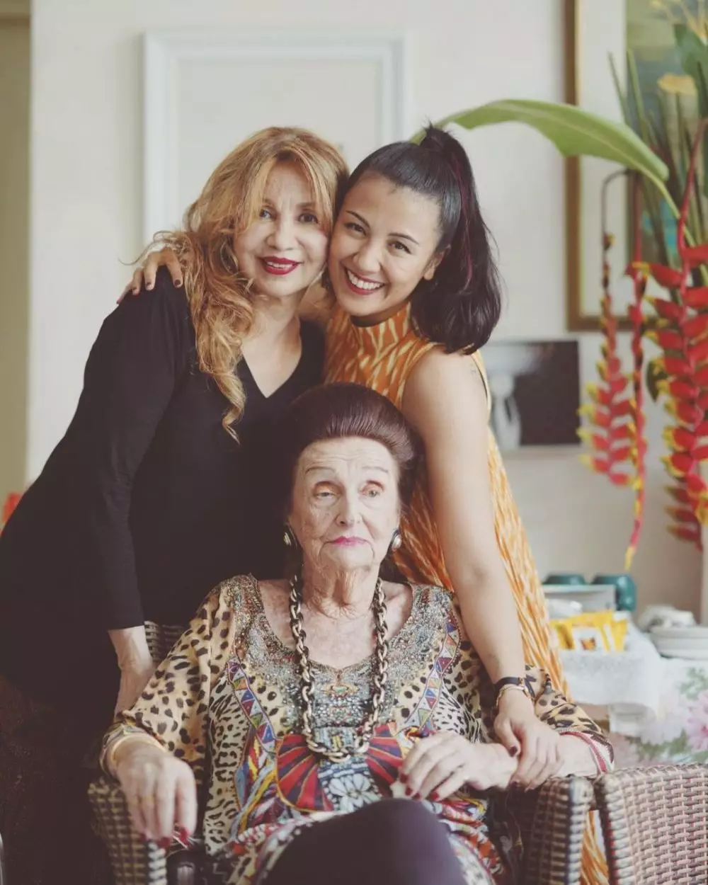 Potret Sharena Delon bareng nenek © Instagram Potret Sharena Delon bareng nenek © Instagram