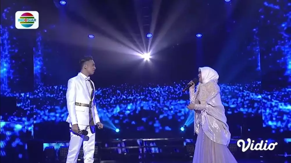 potret Lesty Kejora bareng pasangan duet © berbagai sumber