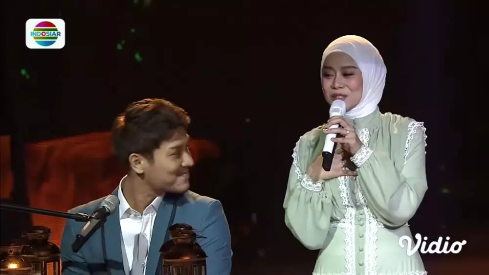 potret Lesty Kejora bareng pasangan duet © berbagai sumber potret Lesty Kejora bareng pasangan duet © berbagai sumber