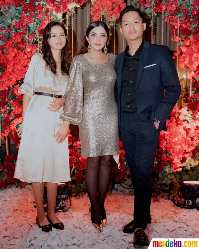 momen kedekatan seleb dengan orang tua pacar © berbagai sumber