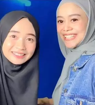 Momen reuni jebolan D'Academy di rumah Lesty © berbagai sumber