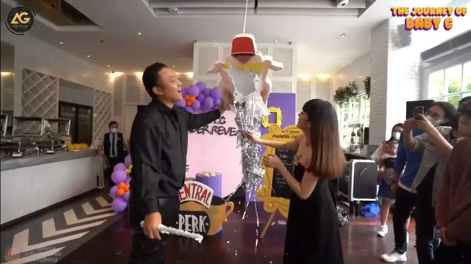 Gilang dan Adiezty gender reveal Berbagai sumber