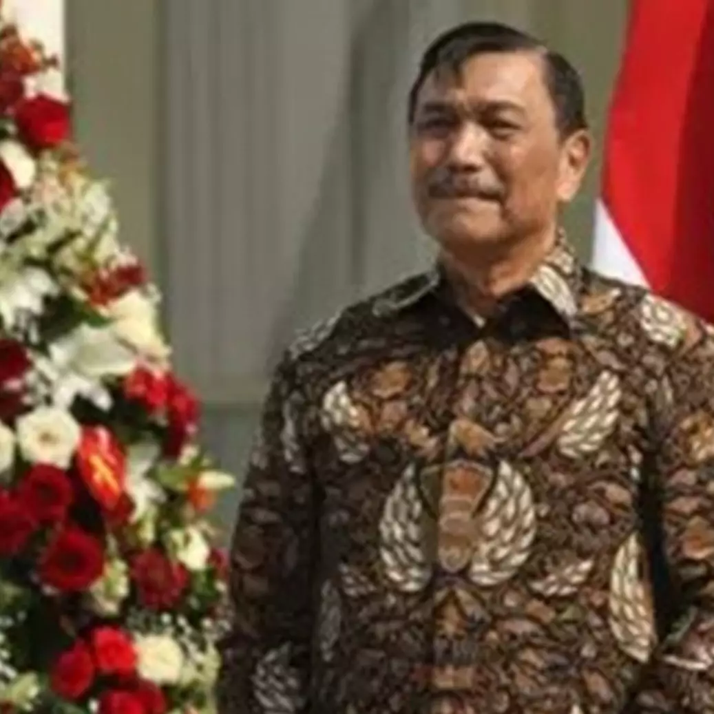 Luhut bolehkan warga jalan-jalan jika sudah vaksin &amp; tak ada komorbid