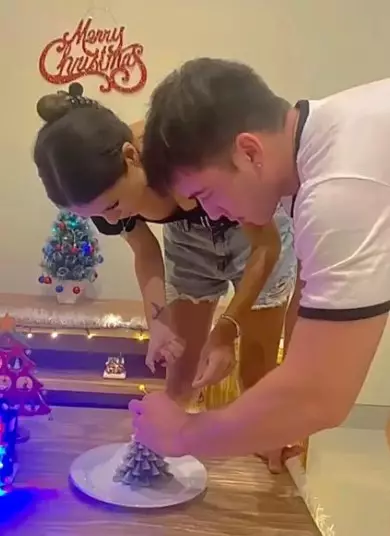 Potret kebersamaan Stefan William dan Ria Andrews © berbagai sumber Potret kebersamaan Stefan William dan Ria Andrews © berbagai sumber