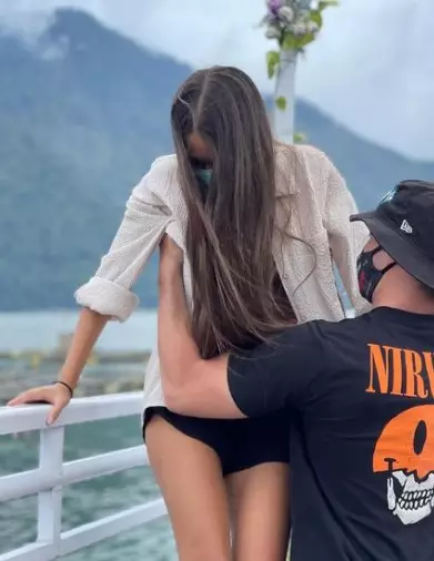 Potret kebersamaan Stefan William dan Ria Andrews © berbagai sumber Potret kebersamaan Stefan William dan Ria Andrews © berbagai sumber