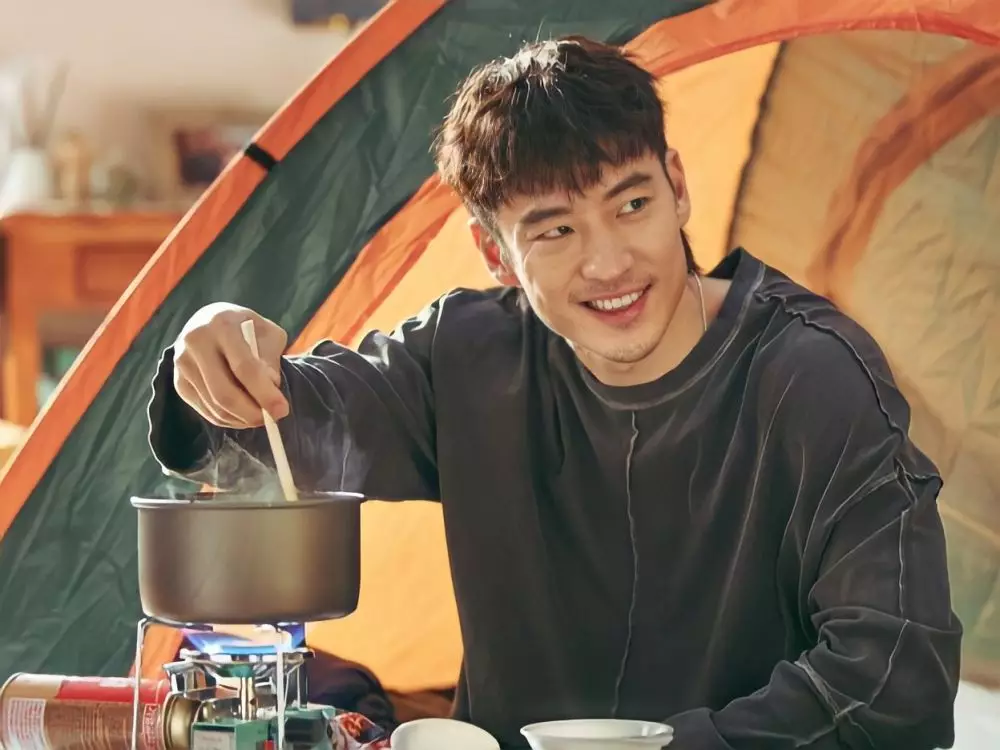 Pesona aktor Korea bergaya rambut mullet © berbagai sumber