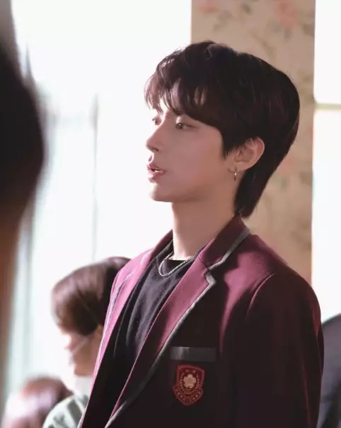 Pesona aktor Korea bergaya rambut mullet © berbagai sumber