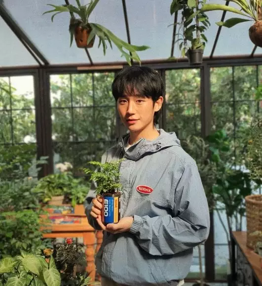 Pesona aktor Korea bergaya rambut mullet © berbagai sumber