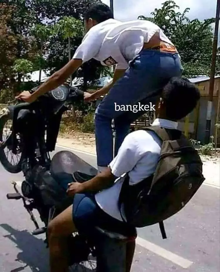 momen lucu anak sekolah boncengan © Instagram momen lucu anak sekolah boncengan © Instagram