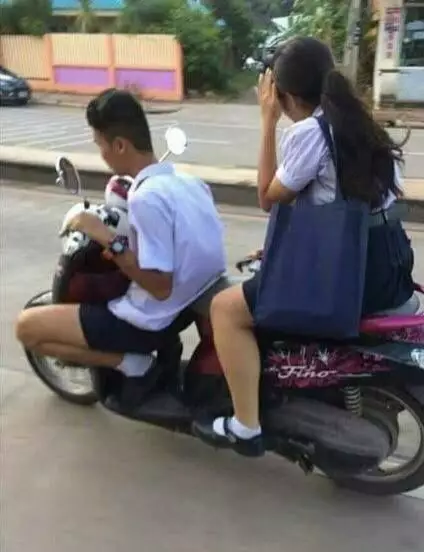 momen lucu anak sekolah boncengan © Instagram momen lucu anak sekolah boncengan © Instagram