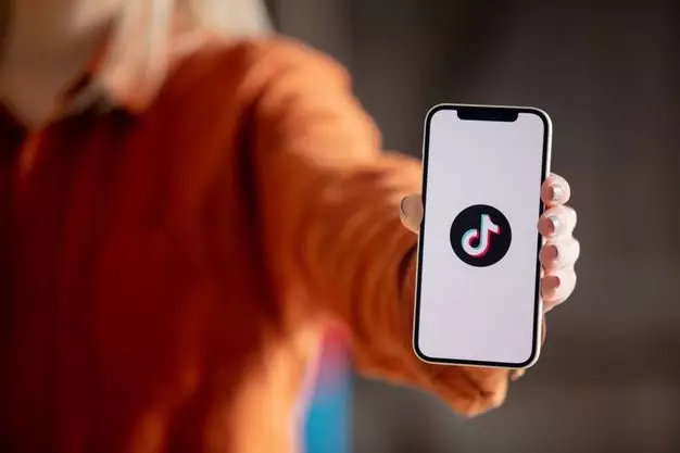 Cara mendapatkan centang biru di TikTok © 2022 brilio.net Cara mendapatkan centang biru di TikTok © 2022 brilio.net