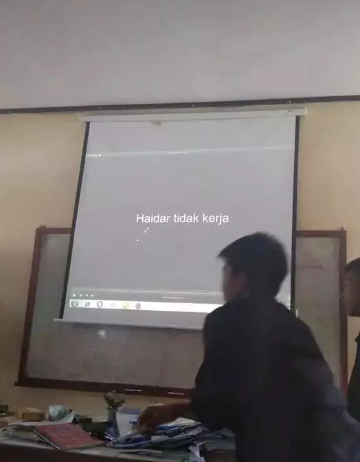 siswa presentasi lucu tingkahnya © 1cak.com siswa presentasi lucu tingkahnya © 1cak.com