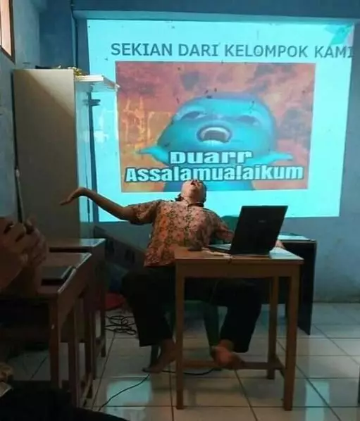 siswa presentasi lucu tingkahnya © 1cak.com siswa presentasi lucu tingkahnya © 1cak.com