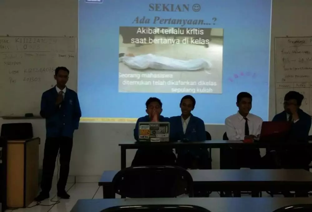 siswa presentasi lucu tingkahnya © 1cak.com siswa presentasi lucu tingkahnya © 1cak.com