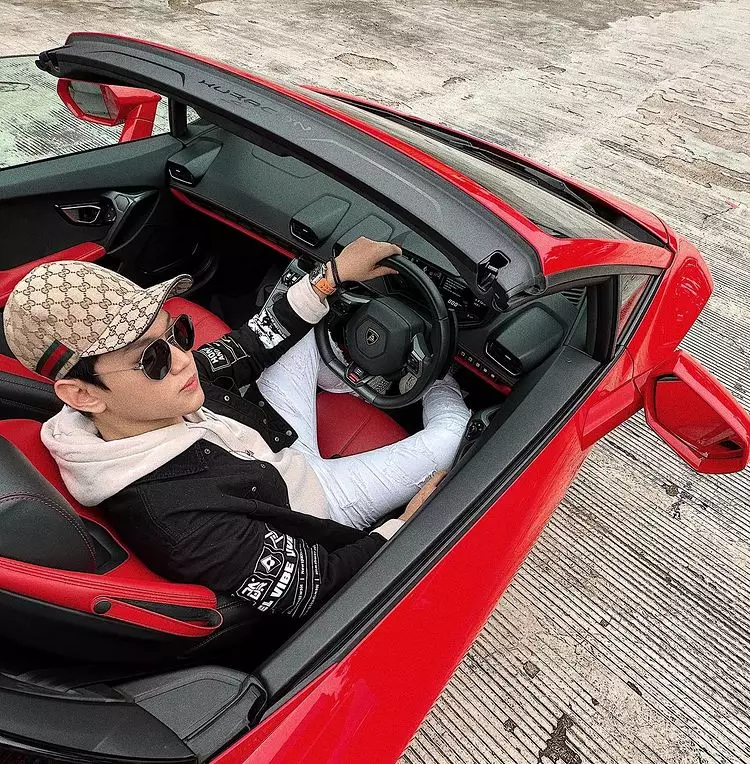 potret transformasi crazy rich Indra Kenz © Instagram/@indrakenz potret transformasi crazy rich Indra Kenz © Instagram/@indrakenz
