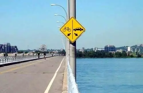 petunjuk jalan nggak sesuai kenyataan © berbagai sumber petunjuk jalan nggak sesuai kenyataan © berbagai sumber