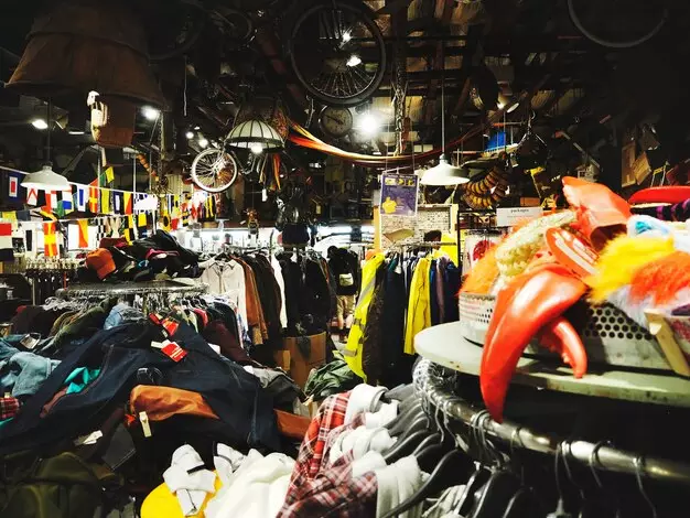 Cara mendapatkan barang thrift untuk dijual © 2022 brilio.net Cara mendapatkan barang thrift untuk dijual © 2022 brilio.net