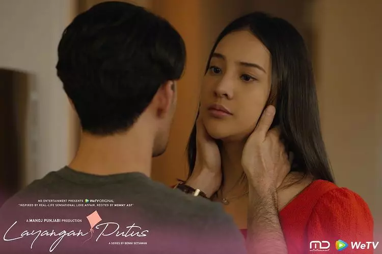 momen Anya Geraldine jadi pelakor di berbagai film © berbagai sumber momen Anya Geraldine jadi pelakor di berbagai film © berbagai sumber