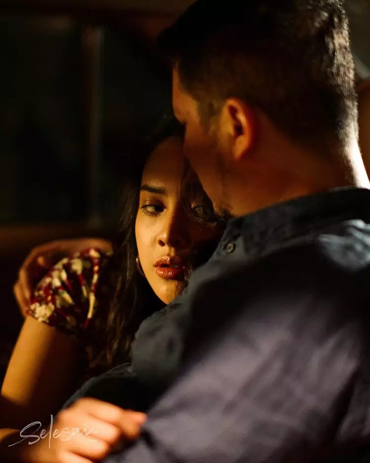 momen Anya Geraldine jadi pelakor di berbagai film © berbagai sumber momen Anya Geraldine jadi pelakor di berbagai film © berbagai sumber