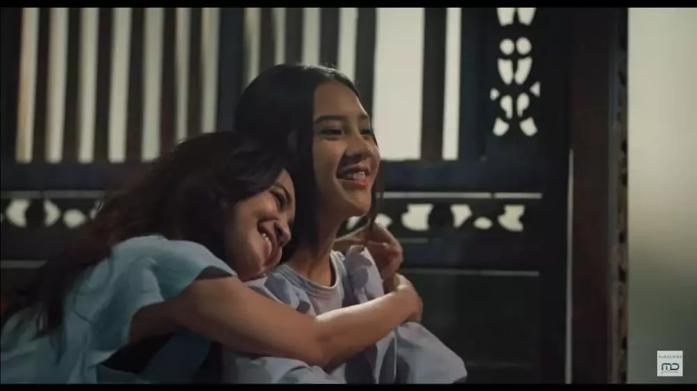 momen Anya Geraldine jadi pelakor di berbagai film © berbagai sumber momen Anya Geraldine jadi pelakor di berbagai film © berbagai sumber