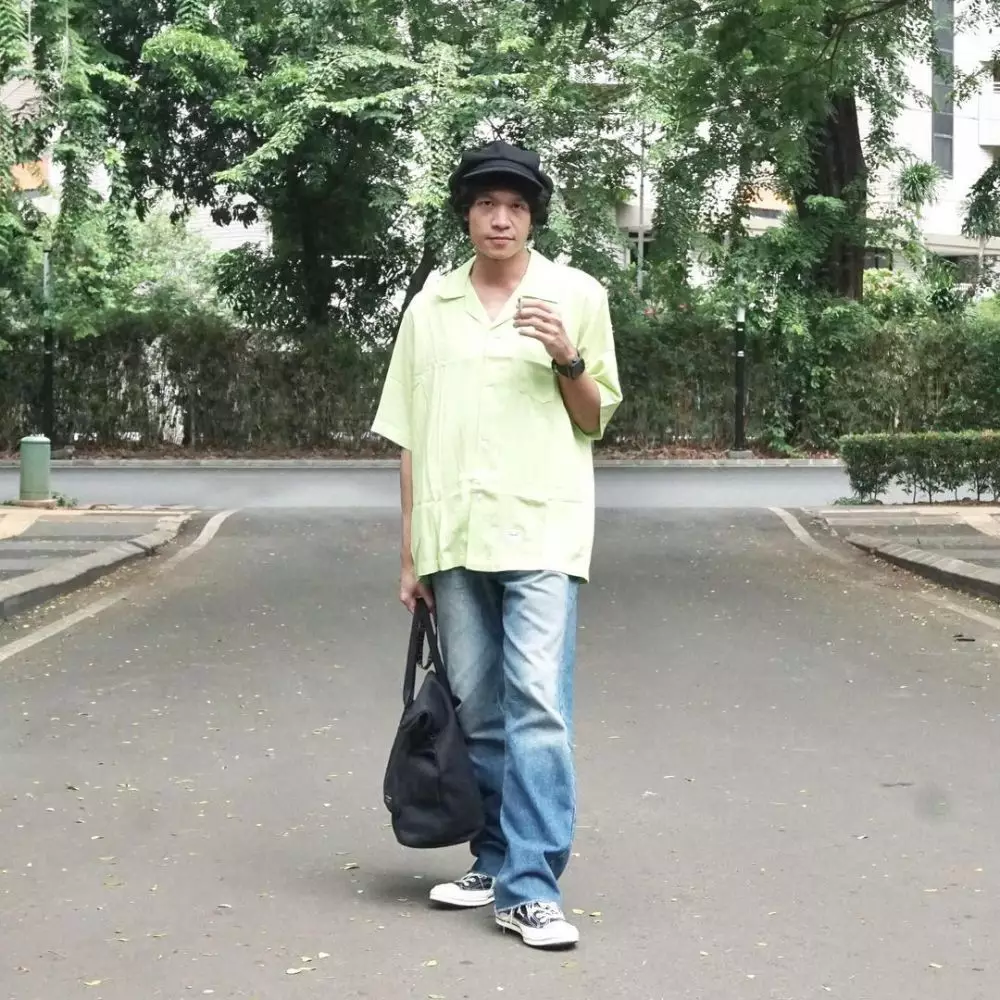 Potret terbaru Raka Cyril Damar gitaris Vierra Instagram