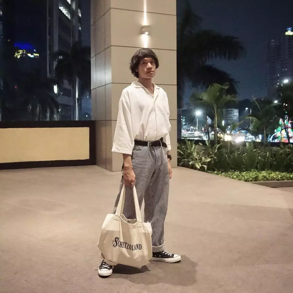 Potret terbaru Raka Cyril Damar gitaris Vierra Instagram