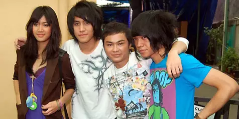 Potret terbaru Raka Cyril Damar gitaris Vierra Instagram