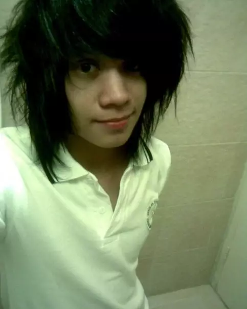 Potret terbaru Raka Cyril Damar gitaris Vierra Instagram