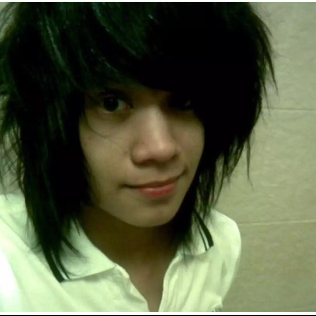 Ingat Raka Cyril Damar gitaris Vierra? 9 potret terbarunya manglingi