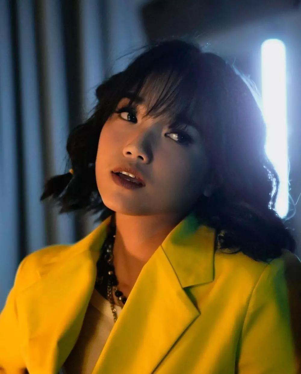 Gaya Fuji saat menjalani pemotretan terbaru © Instagram