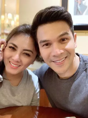 Fakta Jonathan Frizzy dan Dhena Devanka cerai © berbagai sumber