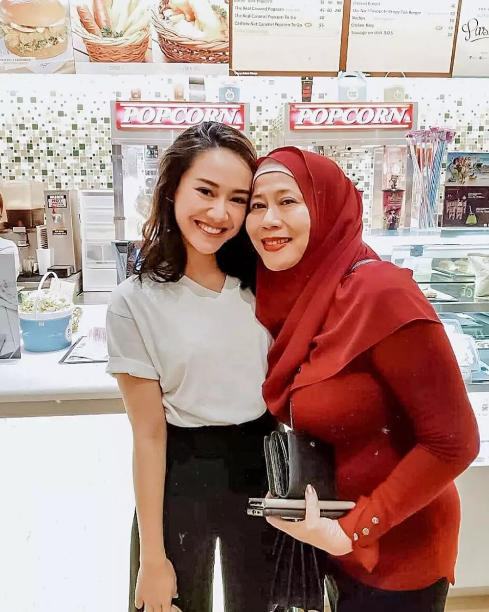 kebersamaan dewi yull bareng menantu © instagram kebersamaan dewi yull bareng menantu © instagram