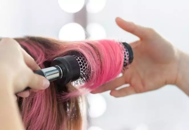 Arti mimpi mewarnai rambut © 2022 berbagai sumber  Arti mimpi mewarnai rambut © 2022 berbagai sumber