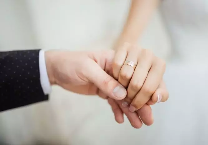 Arti mimpi mewarnai rambut © 2022 berbagai sumber  Arti mimpi mewarnai rambut © 2022 berbagai sumber