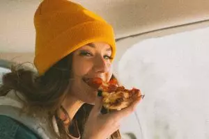 Pelan atau cepat? Kamu bisa tahu kepribadianmu dilihat dari cara makan