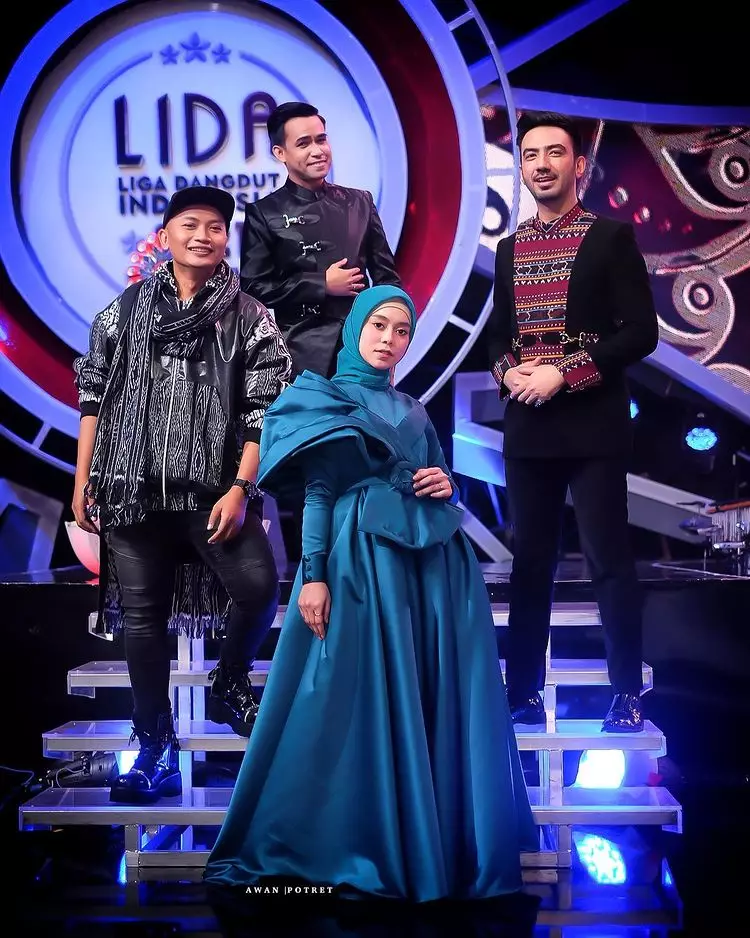 gaya Lesty Kejora saat manggung © berbagai sumber