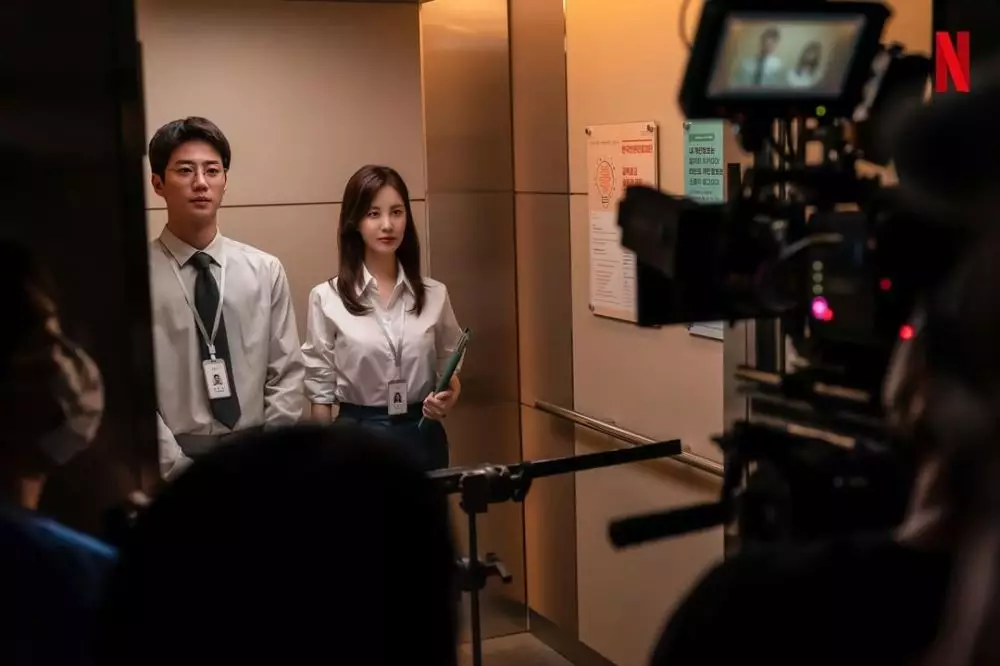 Pesona Seohyun SNSD di Love and Leashes © Instagram