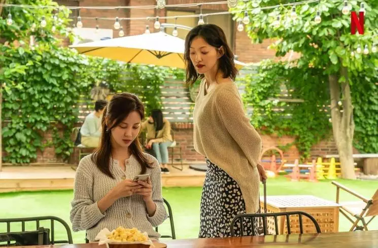 Pesona Seohyun SNSD di Love and Leashes © Instagram