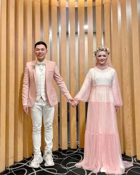 Potret mesra Fikoh LIDA dan Formal © berbagai sumber Potret mesra Fikoh LIDA dan Formal © berbagai sumber